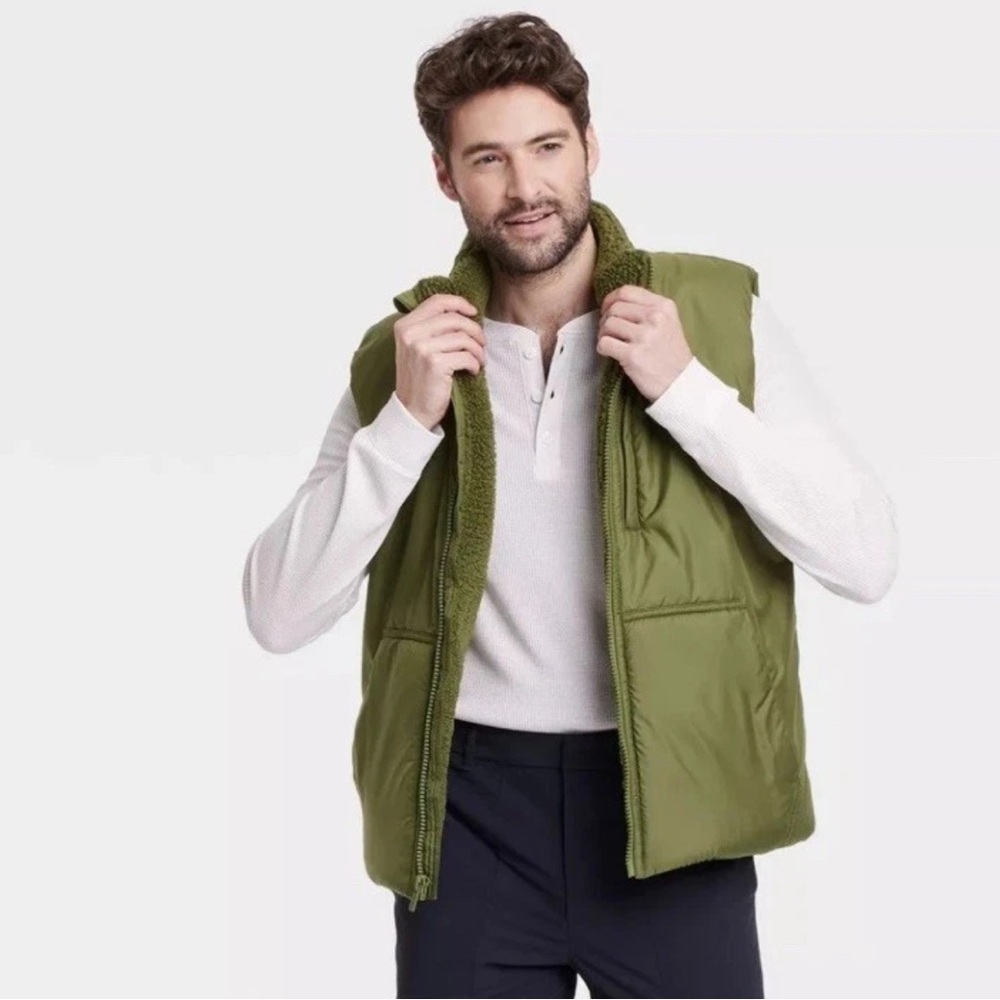 All in Motion NWT Men's Olive Green Puffer Vest size Medium